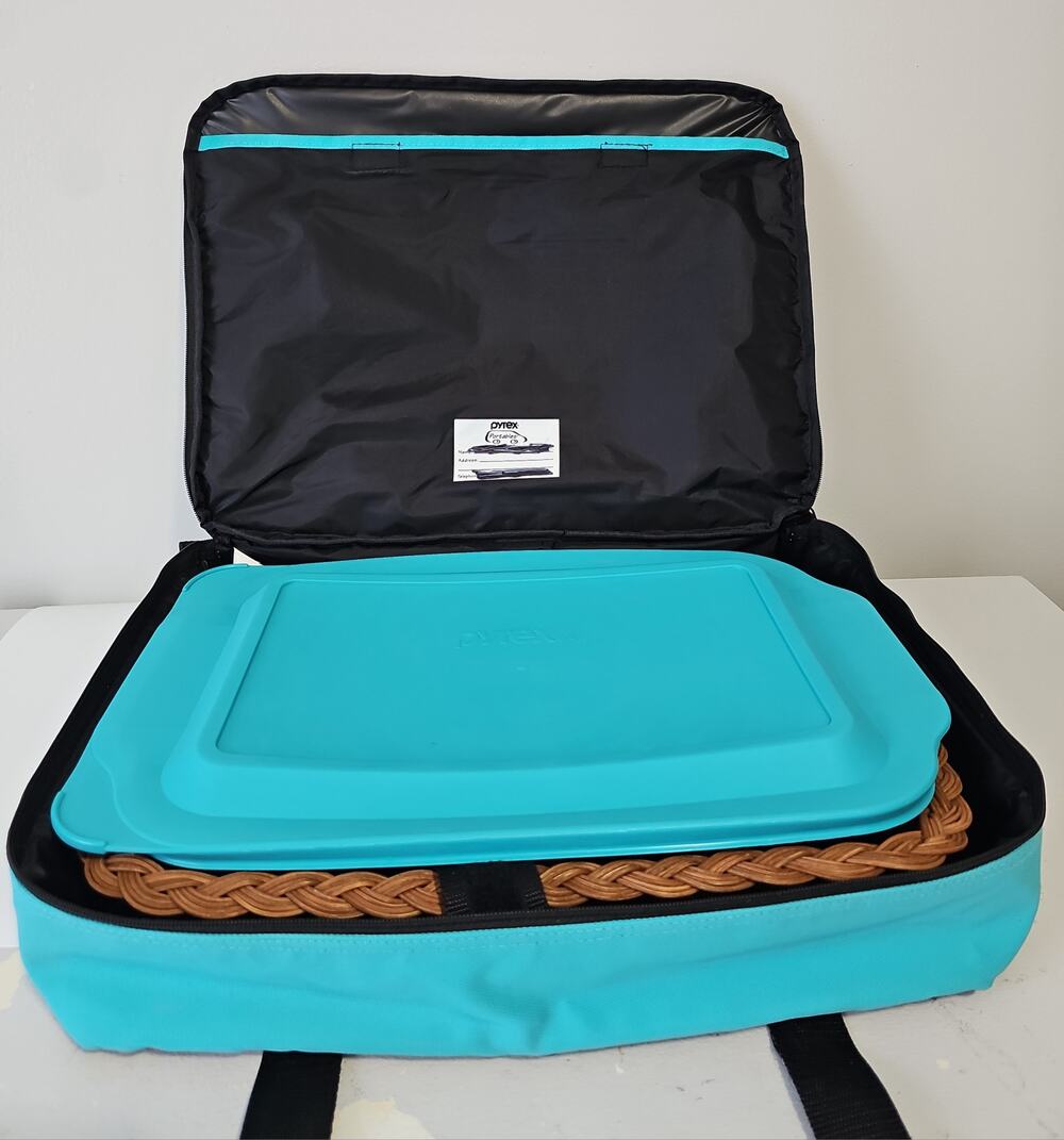Pyrex Portables 233 Glass Casserole Dish Insulated Carry Case Travel Made USA